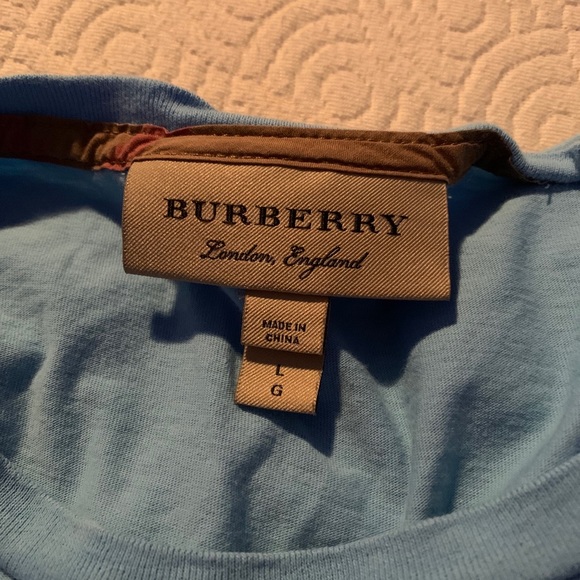 Burberry t shirt - Picture 3 of 3
